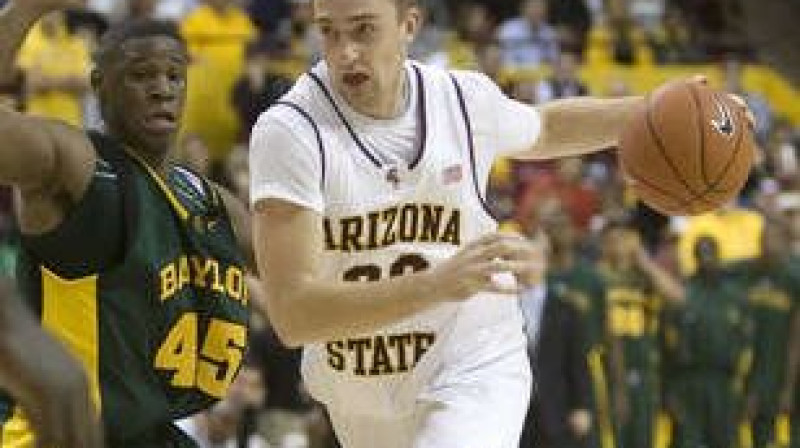 Tvītijs Kārters aizsardzībā
Foto: The Arizona Republic