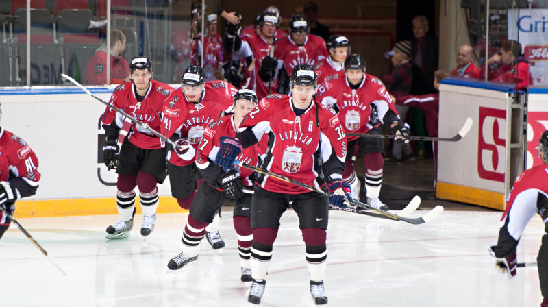 Nomainot kreklus, jāmainās arī pašiem...

Foto: Vladislavs Proškins
