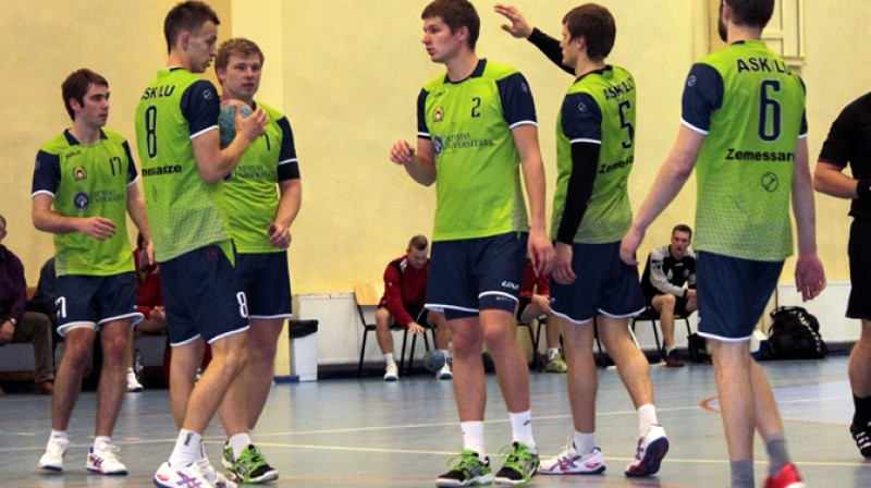 ASK/LU handbolisti jau ir nodrošinājuši sev vietu Latvijas čempionāta 1/4 finālā un negrib tajā otro gadu pēc kārtas apstāties. Treneris Andris Ulāns ir būtisks komandas pastiprinājums...