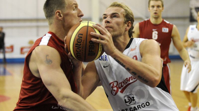 Māris Gulbis (ar bumbu)
Foto: Romāns Kokšarovs, "Sporta Avīze", f64