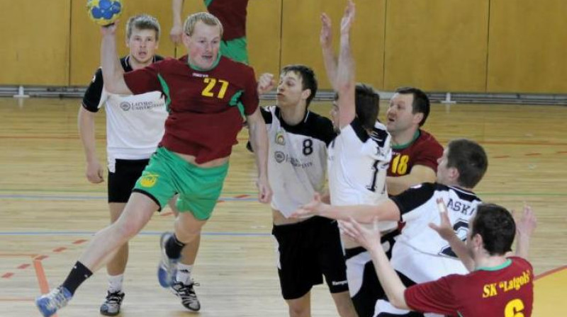 Kaspars Lisovskis (SK Latgols) starp ASK/LU handbolistiem
Foto: SK Latgols