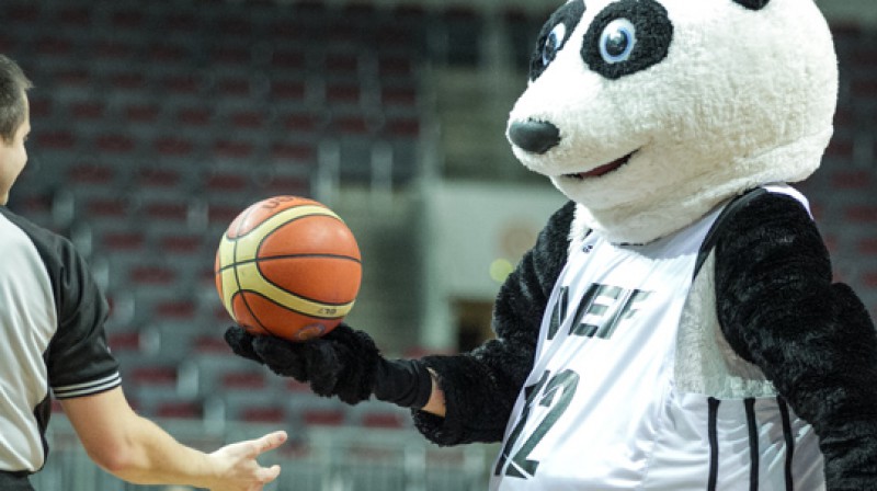 Bumbas nodošana
Foto: Mikus Kļaviņš, vefriga.com