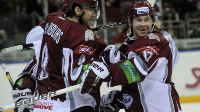 Krišjānis Rēdlihs un Aleksandrs Ņiživijs svin vārtu guvumu
Foto: Romāns Kokšarovs, Sporta Avīze, f64