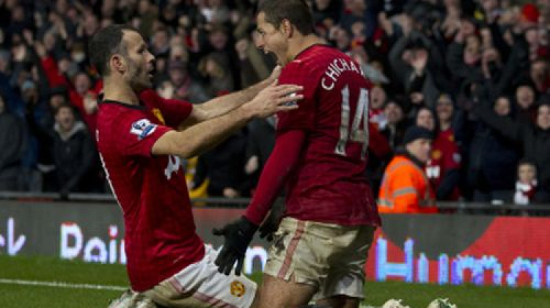 Havjers Ernandess un Raiens Gigss pēc uzvaras vārtu guvuma
Foto: SCANPIX SWEDEN