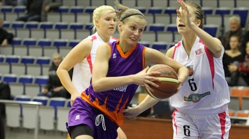 Uzbrucēja Kitija Laksa 2012. gadā sekmīgi debitēja "TTT Rīga" sastāvā
Foto: Mārtiņš Sīlis