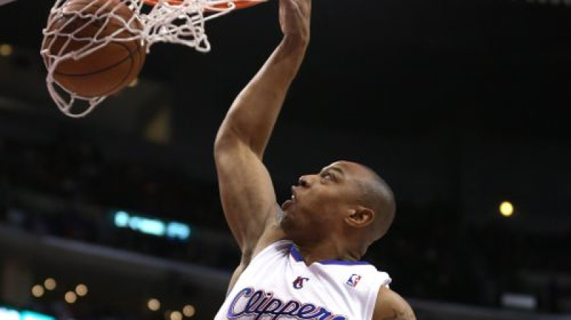 Karons Batlers gūst divus no saviem 29 punktiem spēlē pret Jūtas "Jazz"
Foto:AFP/Scanpix