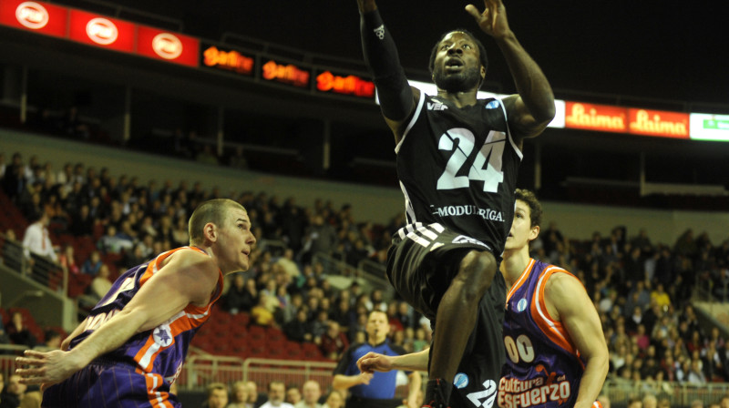 Kērtiss Miledžs līdz 2012. gada pavasarim spēlēja "VEF Rīga" sastāvā
Foto: Romāns Kokšarovs, "Sporta Avīze", f64