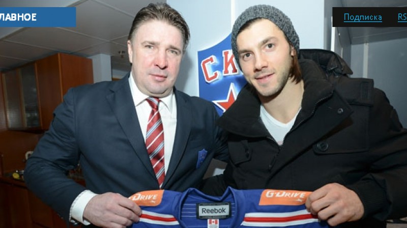 SKA ģenerālmenedžeris Aleksejs Kasatonovs un NHL kanādiešu aizsargs Kriss Letangs
Foto: ska.ru