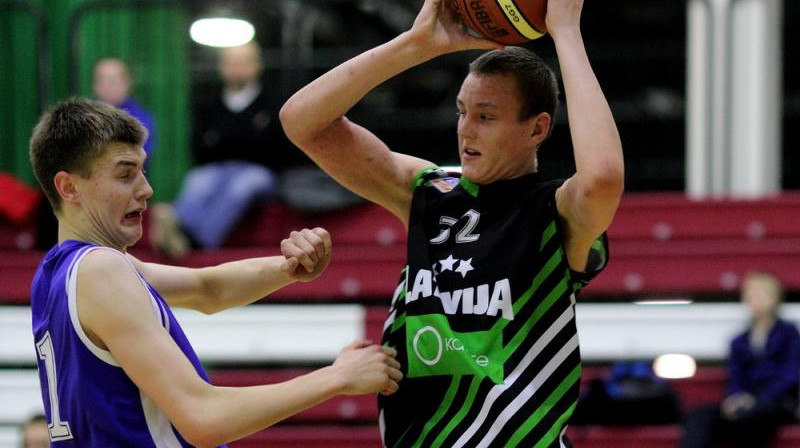 Andžejs Pasečniks: 20 punktu un 8 atlēkušās bumbas U18 izlases otrajā pārbaudes mačā ar nīderlandiešiem.
Foto: basket.ee