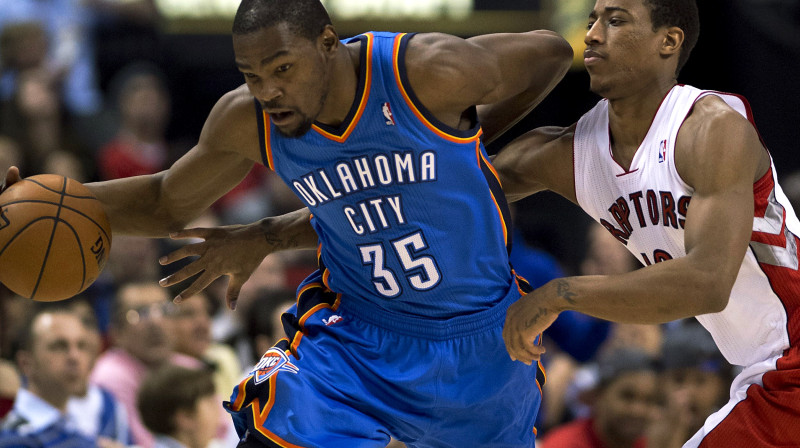 Kevins Durants un Demars Derozans
Foto: AP/Scanpix