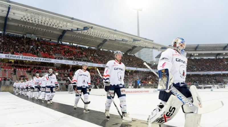 Mirkļi pirms sestdien notikušās spēles Nirnbergas stadionā 
Foto: eishockeynews.de