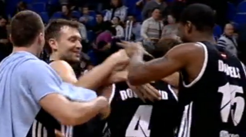 Uzvaras groza autora sveikšana
Foto: no LTV7 video