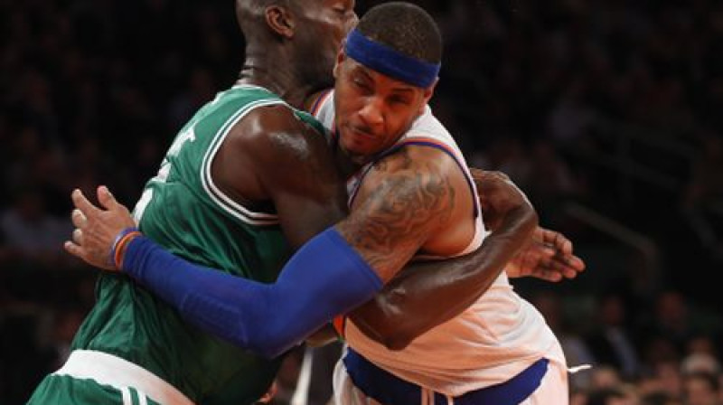 Kevins Gārnets un Karmelo Entonijs divcīņā
Foto: AFP/Scanpix