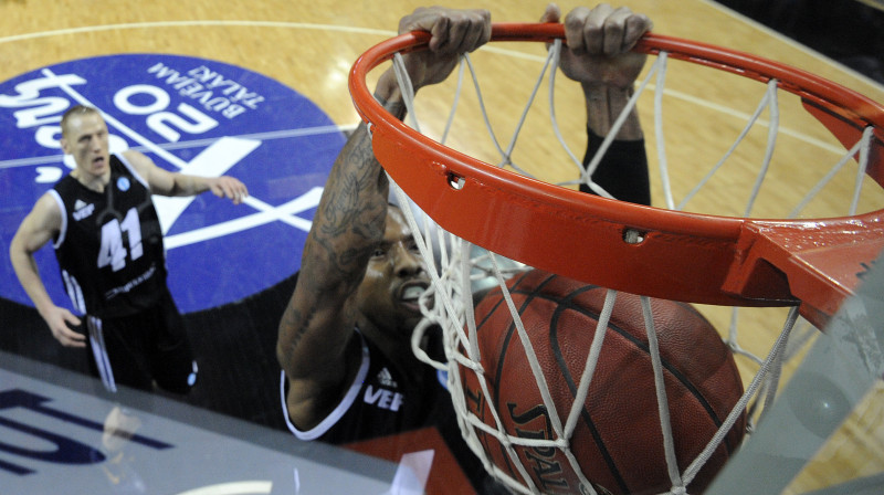Ērls Džerods Roulends spēlē pret "Bilbao Basket"
Foto: Romāns Kokšarovs, "Sporta Avīze", f64