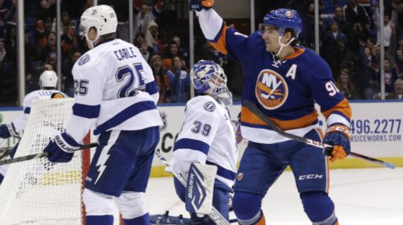 Džons Tavaress ar divām piespēlēm kļuva par "Islanders" galveno varoni
Foto: AP/Scanpix