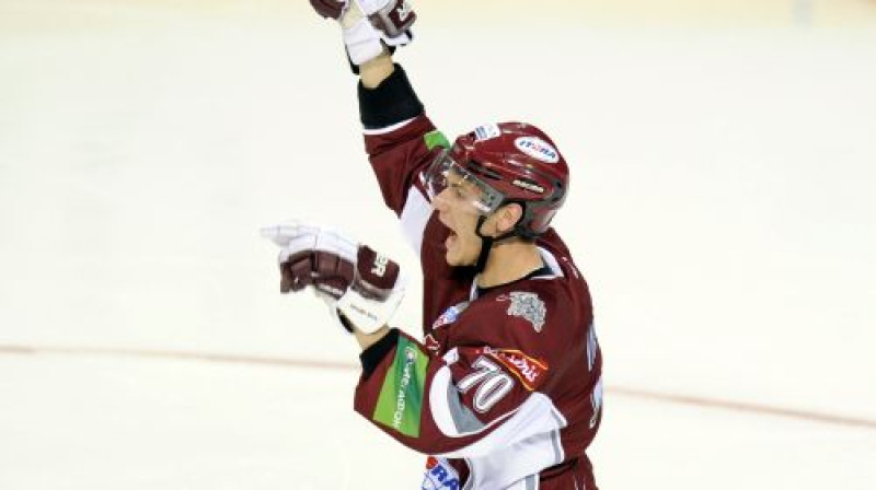 Mikam Indrašim kārtējie punkti un viņš kļuvis par 14 "Dinamo" sastāvā, kurš sakrājis 50 un vairāk rezultativitātes punktu.
Foto: Romāns Kokšarovs, Sporta Avīze, F64