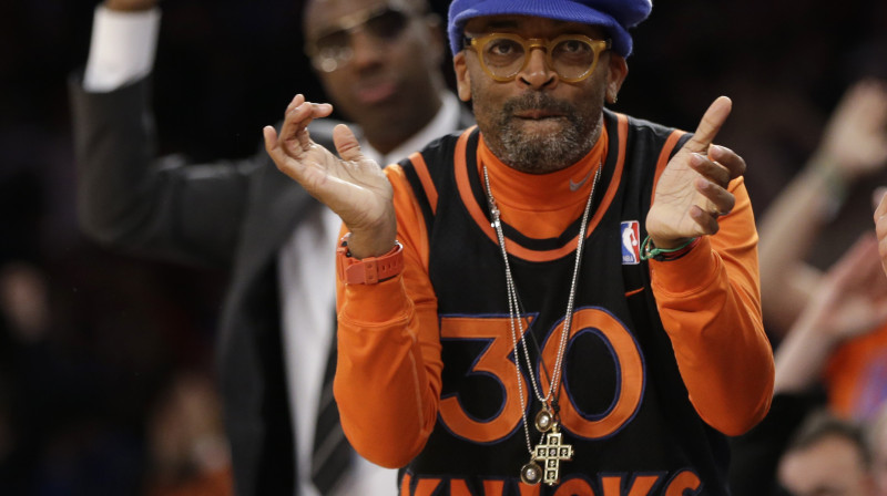 Spaiks Lī ir viens no uzticīgākajiem Ņujorkas "Knicks" komandas faniem
Foto: AP/Sacanpix