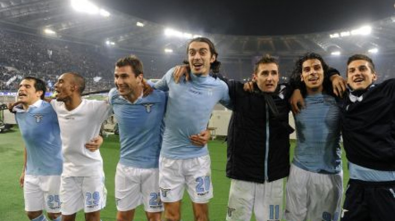 "Lazio" futbolisti priecājas par uzvaru
Foto: digitale/scanpix