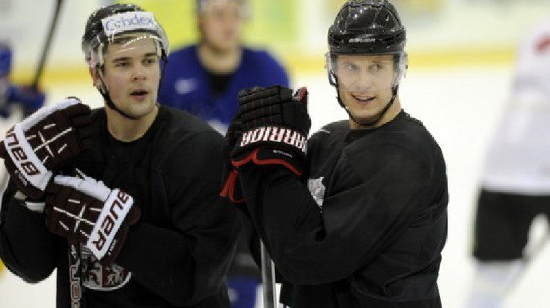 No kreisās Kristaps Sotnieks un Oskars Bārtulis
Foto: Romāns Kokšarovs, Sporta Avīze/F64 Photo Agency