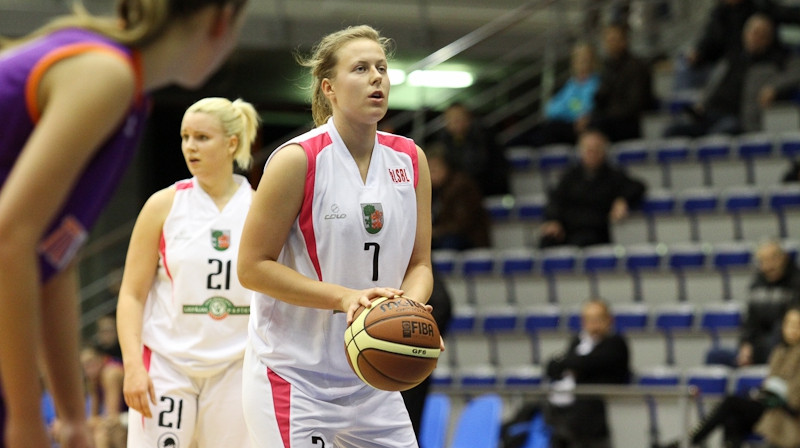 Sabīne Egle: 18 punkti, 16 atlēkušās bumbas un izšķirošie metieni uzvarā pār Tallinas "Audentes"
Foto: Mārtiņš Sīlis