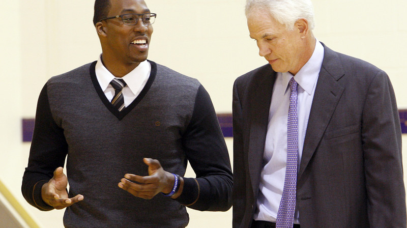 Dvaits Hovards un Mičs Kapčaks - vai abi "Lakers" klubā būs arī nākamsezon? 
Foto: AP/Scanpix