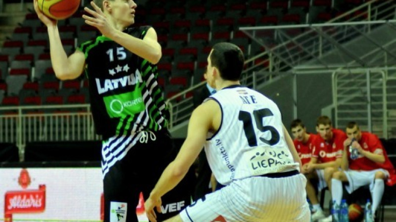 Dāvis Geks un U18 izlase: vai Jelgavas komandai uzvara nāks grūtāk, nekā pirmajā spēlē?
Foto: Romualds Vambuts