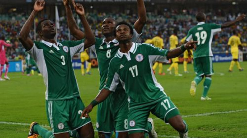 Nigērijas izlase atzīmē vārtu guvumu
Foto: AFP/Scanpix