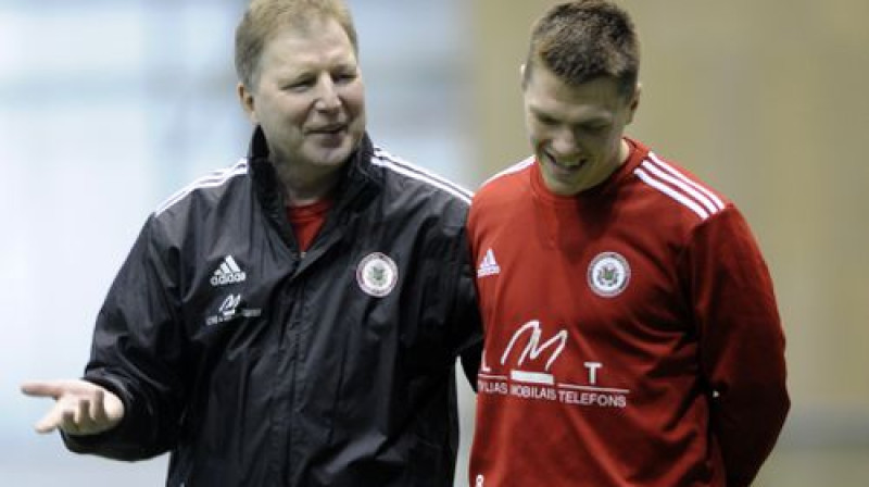 Aleksandrs Starkovs un Ritvars Rugins
Foto: Romāns Kokšarovs, Sporta Avīze, f64