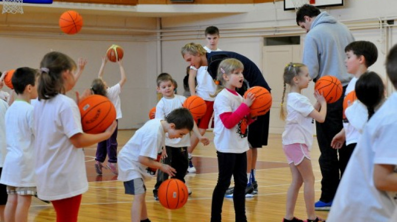 "Basketbols aicina" Krāslavā
Foto: Romualds Vambuts