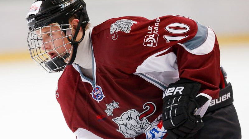 Rihards Bukarts, viens no Latvijas U-18 izlases rezultativitātes līderiem spēlē pret norvēģiem. Foto: HK Rīga ofic. profils facebook.com