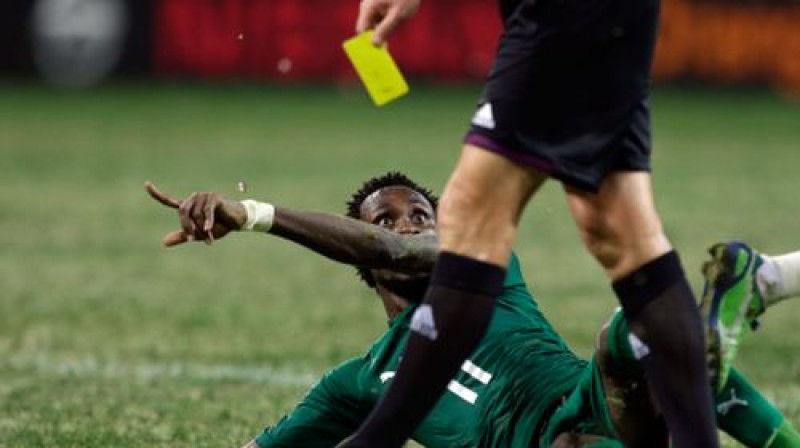 Žonatans Pitroipā šokā par tiesneša lēmumu
Foto: AP/Scanpix