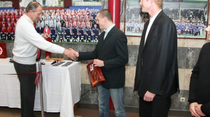 Ilgvars Šēns (pa kreisi)
Foto: liepajniekiem.lv