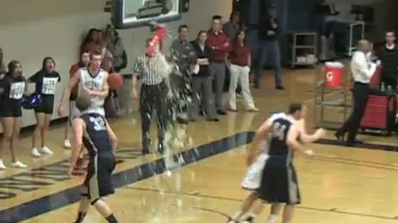 NCAA grozs neiztur
Foto: no "MetroStateAthletics" video