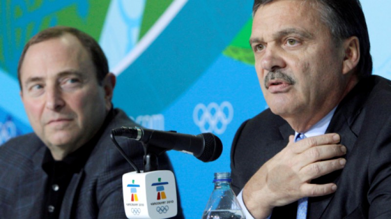 NHL vadītājs Gerijs Betmens un IIHF vadītājs Renē Fāzels - 2010. gada olimpiskās spēles
Foto: AP / Scanpix