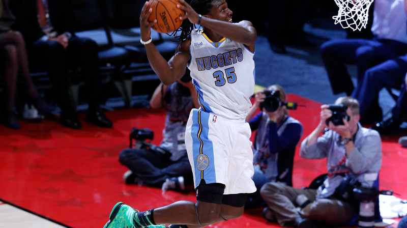 Kenets Farīds vakarnakt "Team Chuck" komandas sastāvā pieveica "Team Shaq", tika pie MVP balvas un arī vairākas reizes nodemonstrēja, cik efektīgi spēj "iedankot"
Foto: AFP