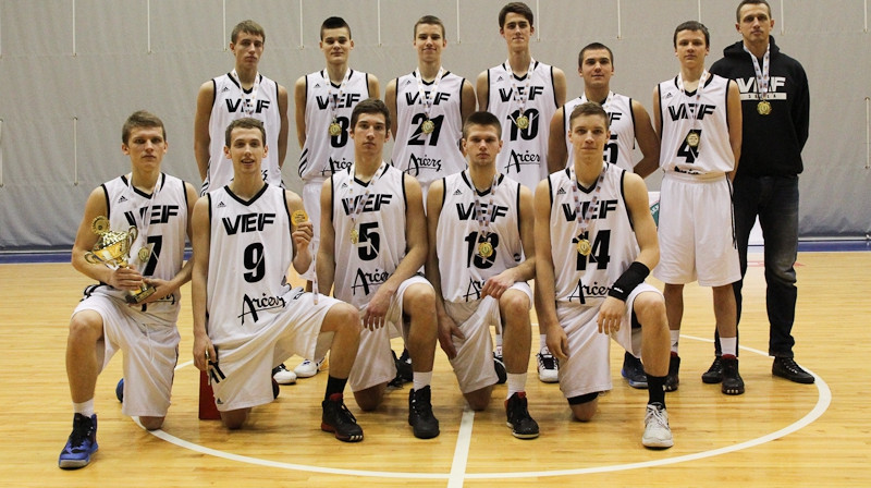 VEF juniori 2013. gada 17. februārī Liepājas Olimpiskajā centrā izcīnīja pirmo vietu EYBL U20 čempionāta trešajā posmā
Foto: Mārtiņš Sīlis