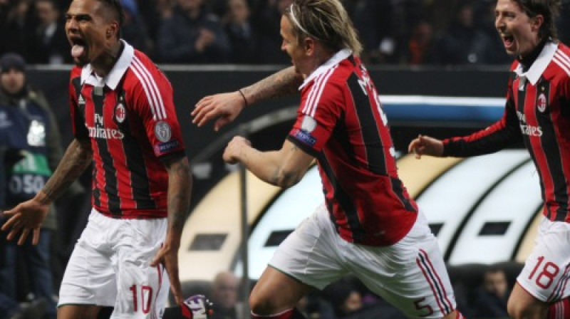 "Milan" ar Kevinu Prinsu Boatengu priekšgalā gavilē
Foto: AP/Scanpix