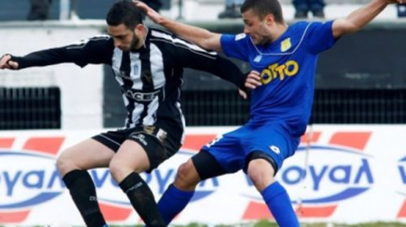 Māris Verpakovskis cīņā par bumbu
Foto: athleticradio.gr