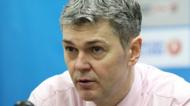 Ainars Bagatskis preses konferencē pēc iekļūšanas Eirokausa ceturtdaļfinālā
Foto: budivelnyk.ua