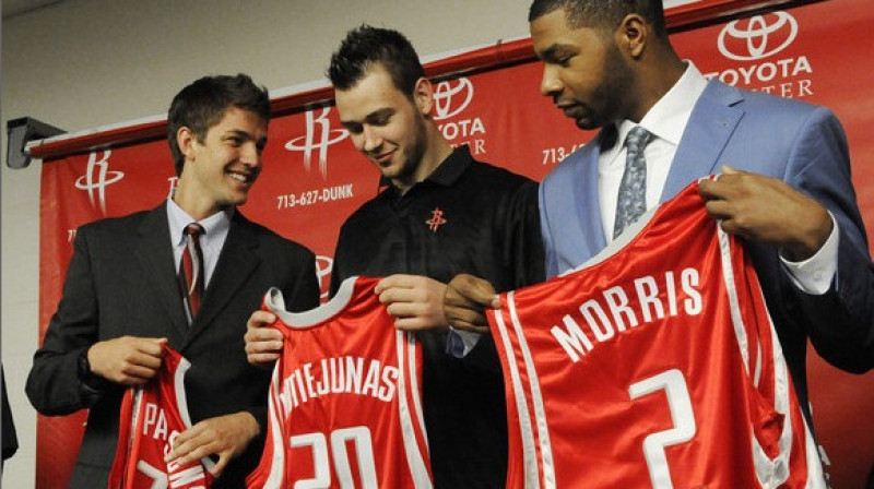 2011. gada 24. jūnijs, Motejūna pirmā ierašanās Hjūstonā
Foto: AFP/Scanpix