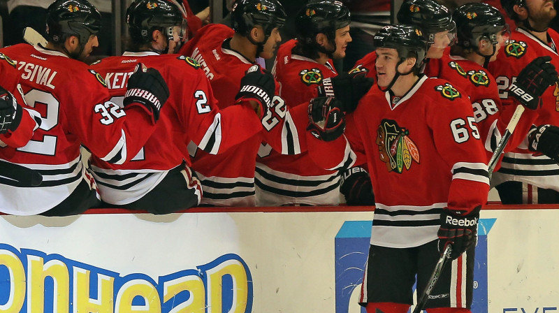 Endrjū Šavs saņem komandas biedru apsveikumus
Foto: AFP/Scanpix