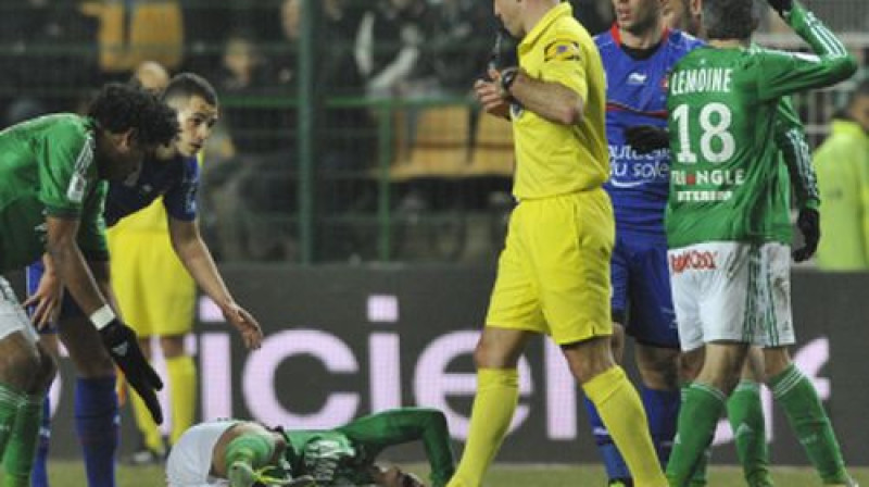 Spēlētāji šokā par Žeremija Klemāna savainojumu
Foto: AFP/Scanpix