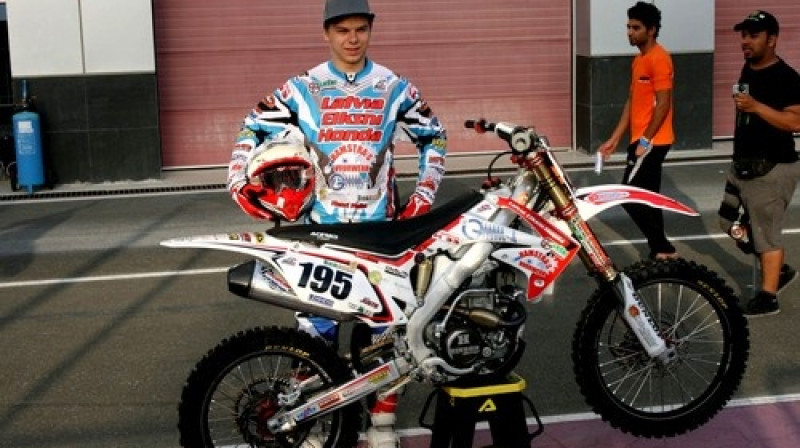 Roberts Justs bija visaugstāk no mūsu motobraucējiem kvalifikācijas braucienos pasaules čempionāta kārtējā posmā MX1 un MX2 klasēs - viņam 16. vieta MX2 klasē. 
Foto: msracing.eu