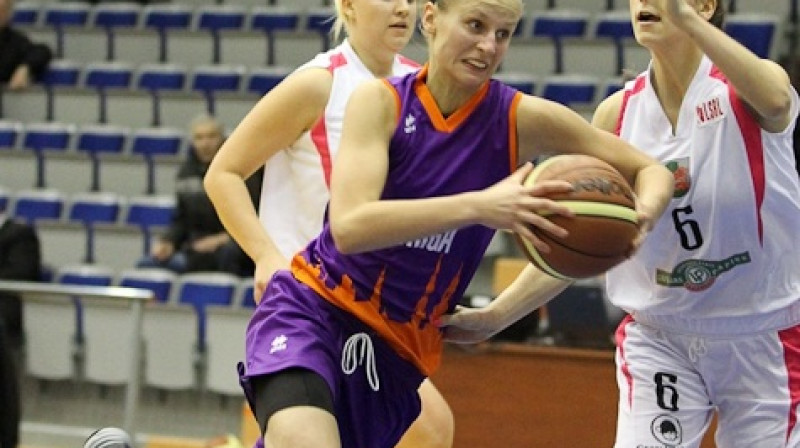 Kitija Laksa iemeta 5 no 8 tālmetieniem
Foto: Mārtiņš Sīlis