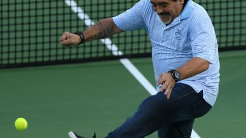 Vēl vakar Maradona izteicās, ka gribētu trenēt "Barcelona", bet šodien viņš jau tiek saistīts ar Francijas "Montpellier"
Foto: AFP/Scanpix