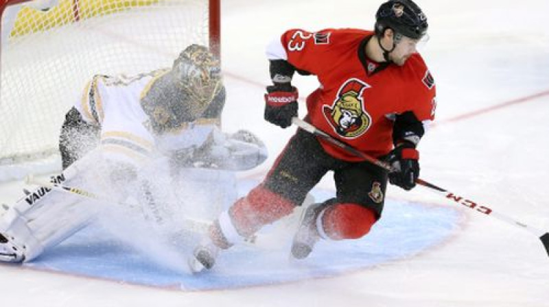 Kaspars Daugaviņš izpilda savu pēcspēles metienu
Foto:AP/Scanpix