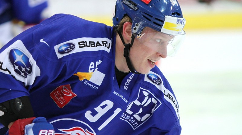 Ronalds Ķēniņš - kaujinieciskā noskaņā Šveices čempionāta izslēgšanas spēlēs. Foto: zsclions.ch