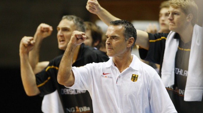 Dirks Bauermans 2011. gada 1. septembrī Šauļos, vadot Vācijas valstsvienību cīņā pret Itāliju
Foto: AP/Scanpix