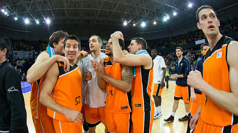 Kristaps Valters un Madrides "Fuenlabrada" pēc uzvaras Bilbao
Foto: acb.com