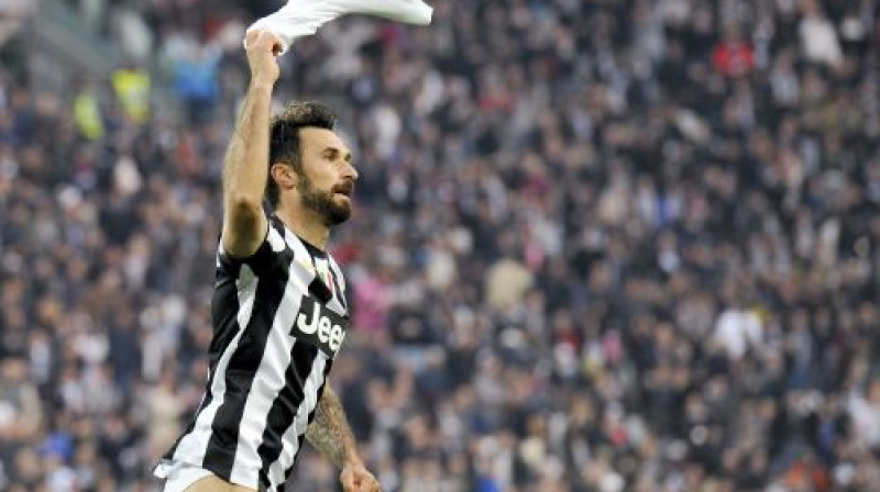 Mirko Vučiničs atzīmē vārtu guvumu
Foto: digitale/scanpix